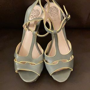 Vince Camuto gray shoes size 6